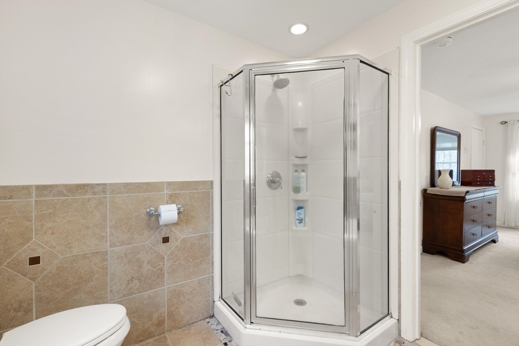 41 Chestnut Road Tyngsborough, MA 01879 - Photo 24 of 37