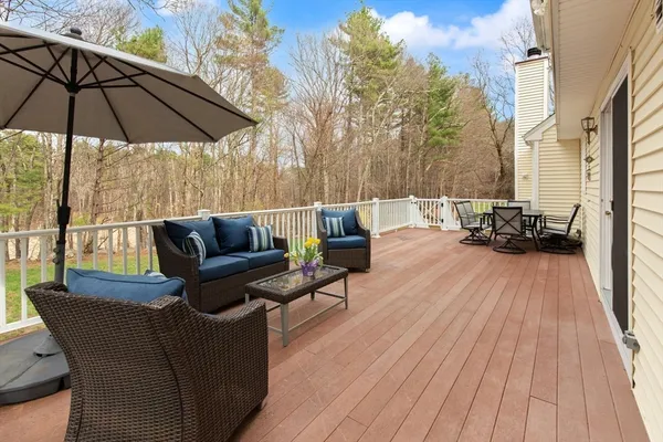 $889,000 | 41 Chestnut Road, Tyngsborough, MA 01879