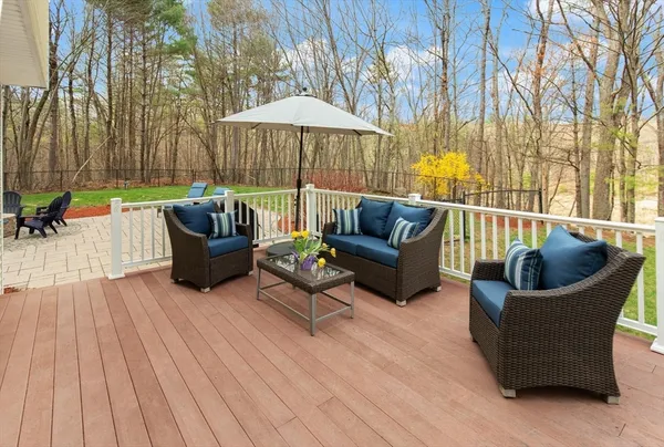 $889,000 | 41 Chestnut Road, Tyngsborough, MA 01879