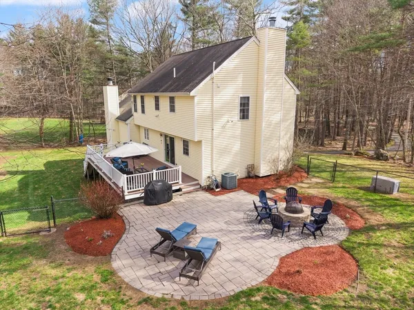 $889,000 | 41 Chestnut Road, Tyngsborough, MA 01879