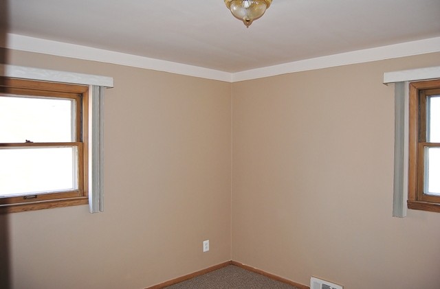 18565 Michael Eastpointe, MI 48021 - Photo 16 of 19 31105032-15.JPG