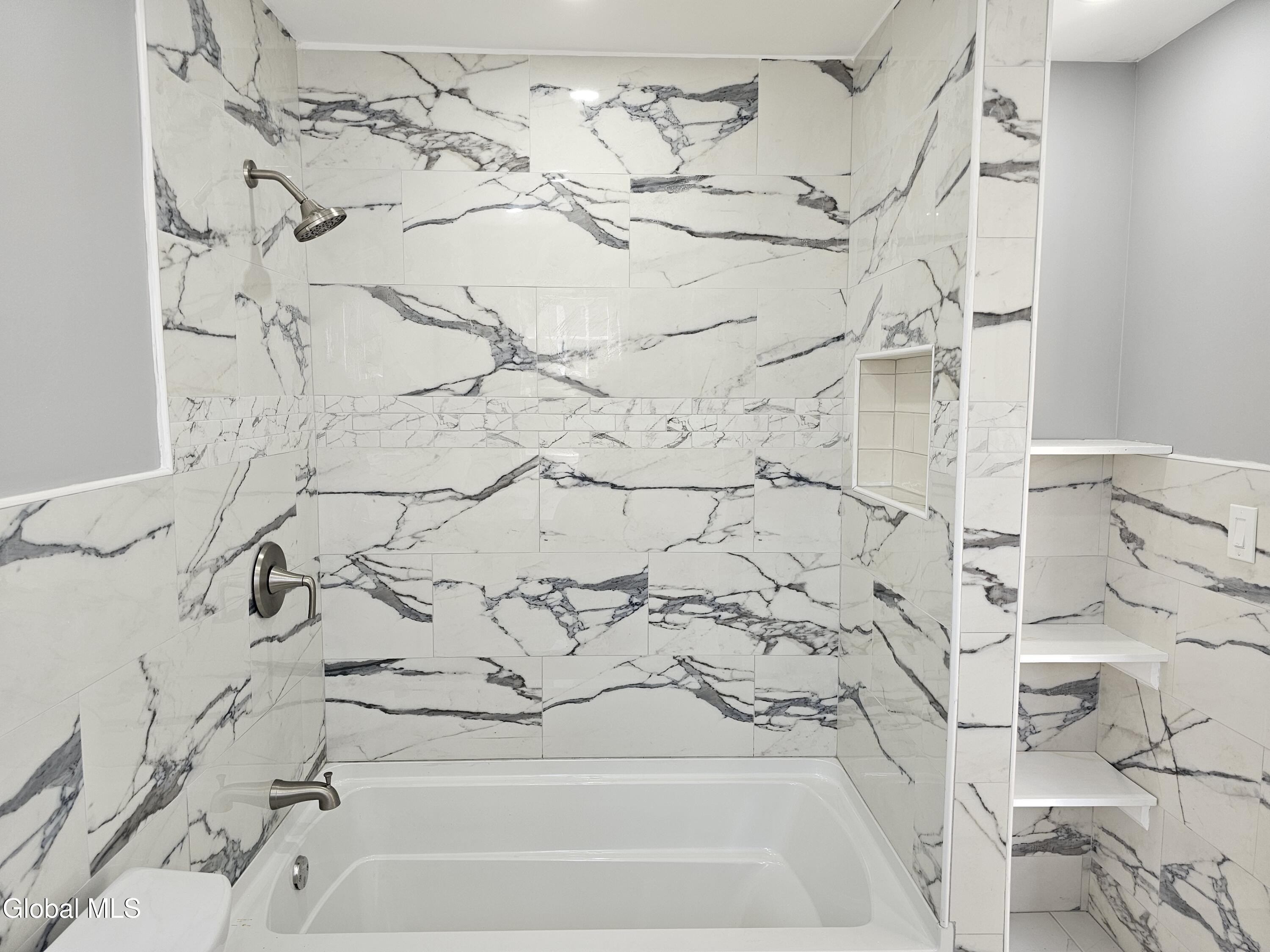 2402 Avenue B Schenectady, NY 12308 - Photo 17 of 25 20251003_120603