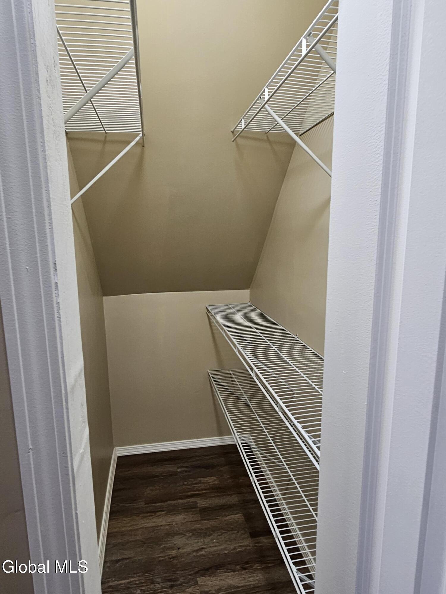 2402 Avenue B Schenectady, NY 12308 - Photo 20 of 25 20250418_134129