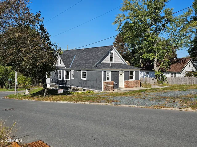 $374,900 | 2402 Avenue B, Schenectady, NY 12308