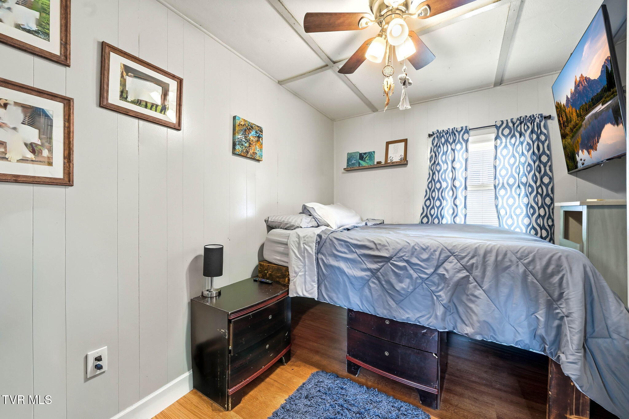 407 Walnut Street Erwin, TN 37650 - Photo 10 of 22 11-web-or-mls-407 Walnut St-13