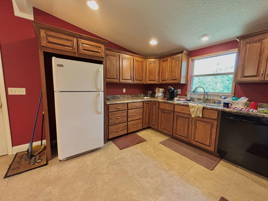 4389 South Co Road Slocomb, AL 36375 - Photo 2 of 13