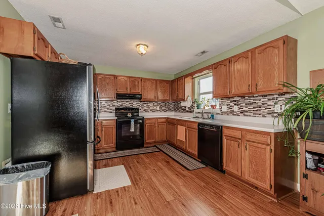 $254,900 | 319 Riggs Road, Hubert, NC 28539