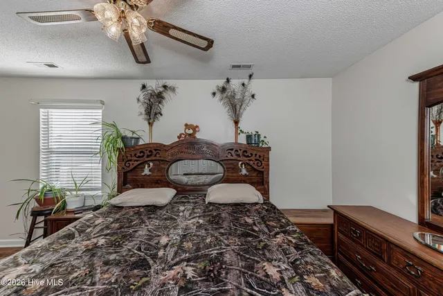 $254,900 | 319 Riggs Road, Hubert, NC 28539