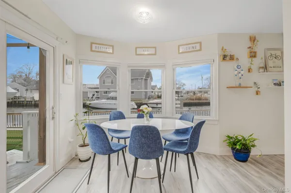 $749,999 | 677 South 9th Street, Lindenhurst, NY 11757