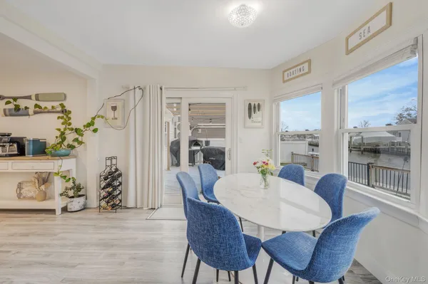 $749,999 | 677 South 9th Street, Lindenhurst, NY 11757