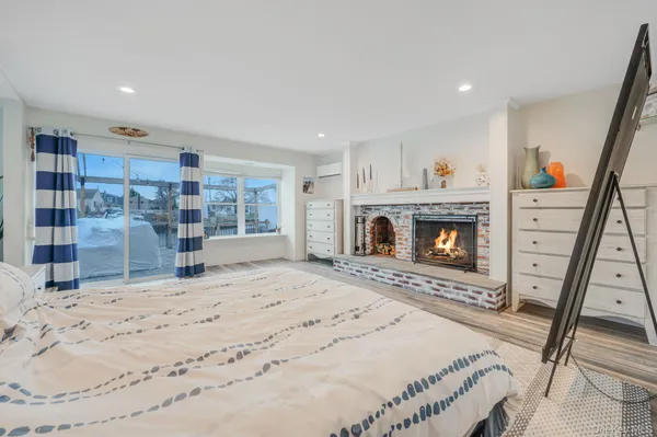 $749,999 | 677 South 9th Street, Lindenhurst, NY 11757