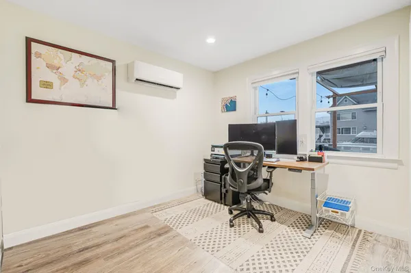 $749,999 | 677 South 9th Street, Lindenhurst, NY 11757