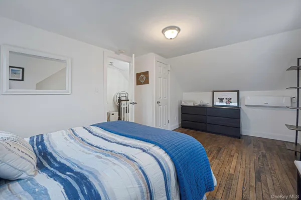 $749,999 | 677 South 9th Street, Lindenhurst, NY 11757