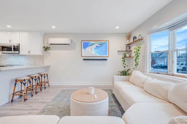 $749,999 | 677 South 9th Street, Lindenhurst, NY 11757