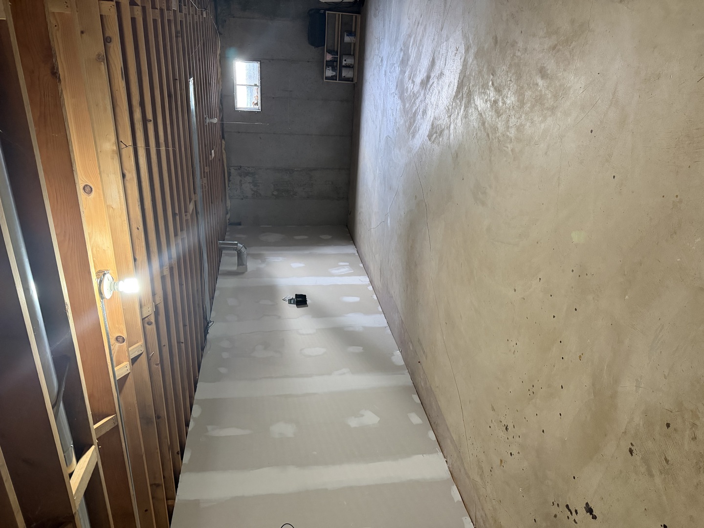 1200 2nd Street Harvard, IL 60033 - Photo 21 of 22 a view of a hallway