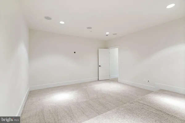 $925,000 | 2416 Glouster Pointe Drive, Dumfries, VA 22026