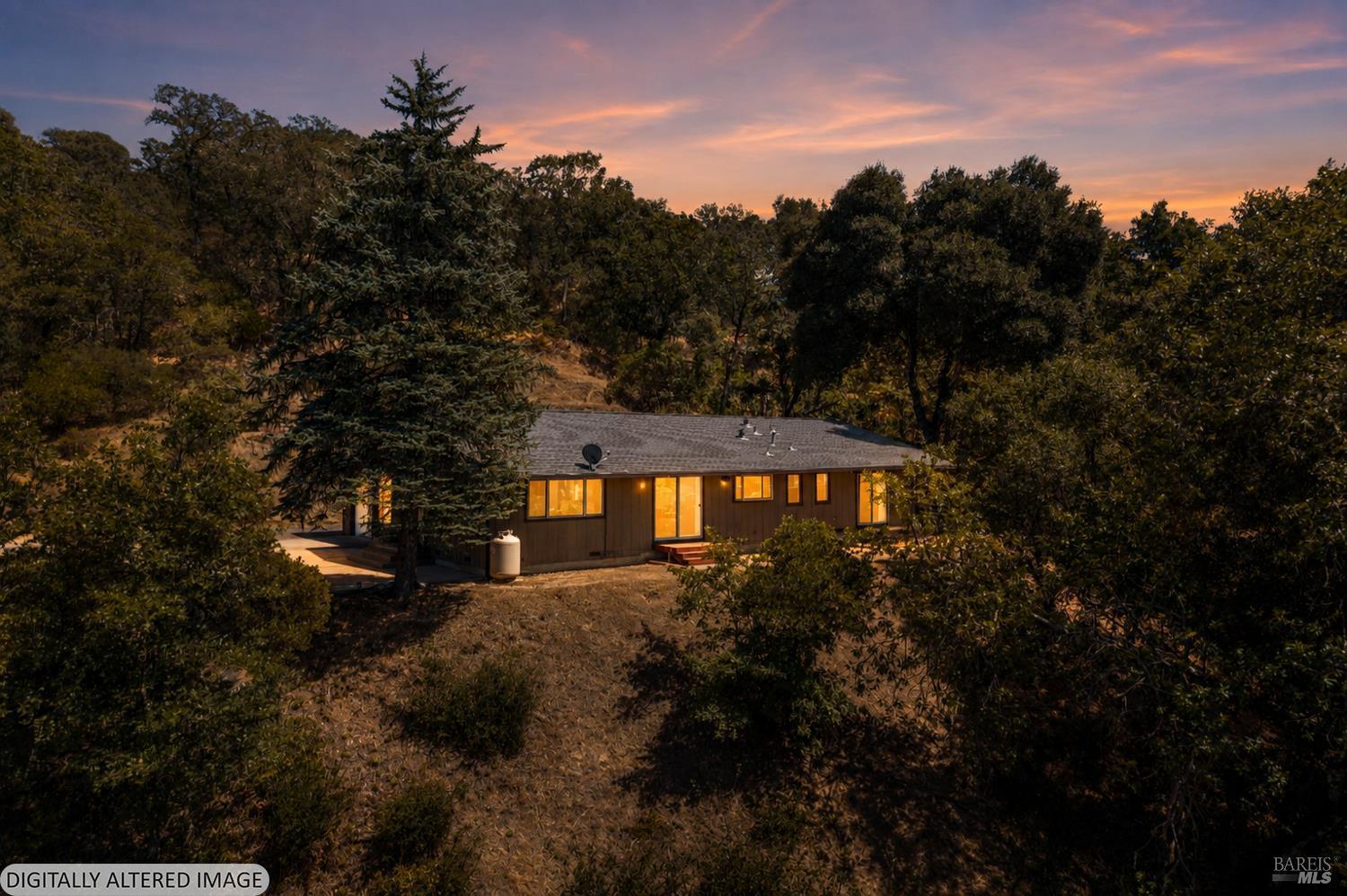 Original photo link: https://www.dropbox.com/scl/fo/fxdg4ods6gbp5cuu9qvnt/AKKENOFDy812r3E1vgOY9oY/4555%20Eastside%20Calpella%20Road-31.jpg?rlkey=1xdk74nmslyuufi8k8nooyc6l&st=fhrg9dbe&dl=0