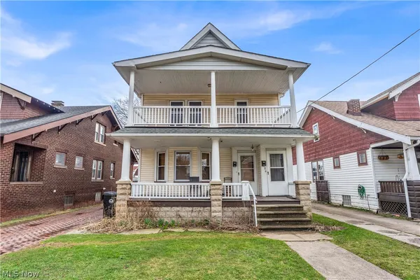 $950 | 9002 Rosewood Avenue, Unit 2/UP, Cleveland, OH 44105