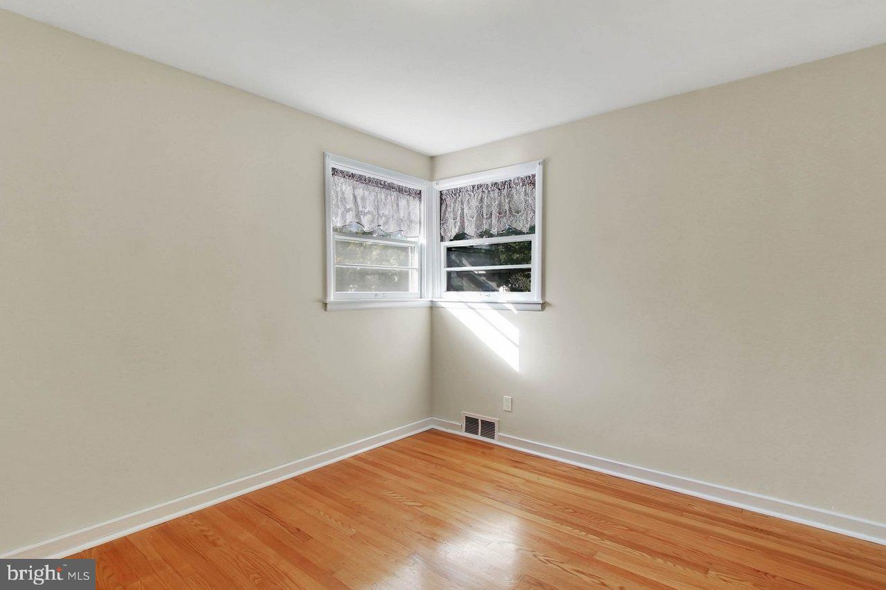 2432 Cambridge Road York, PA 17402 - Photo 14 of 23 Gallery Image 14