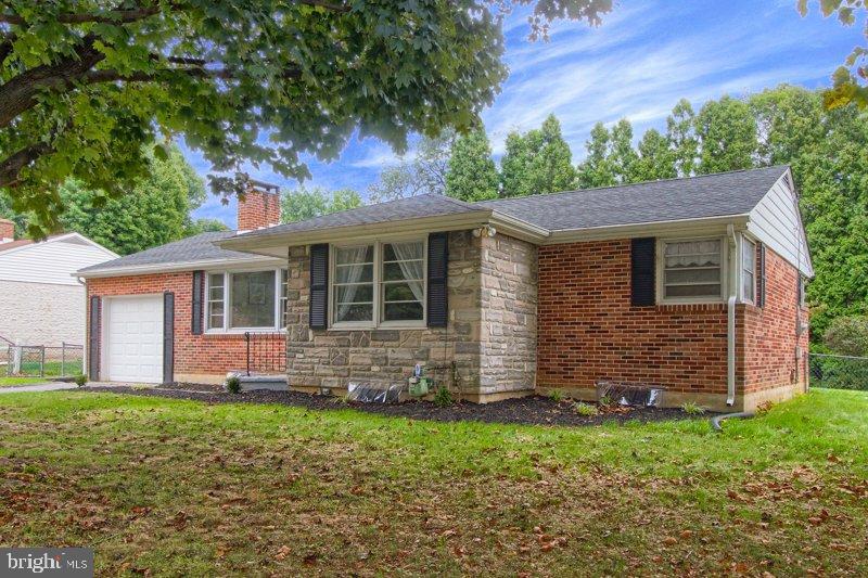 2432 Cambridge Road York, PA 17402 - Photo 22 of 23 Gallery Image 22