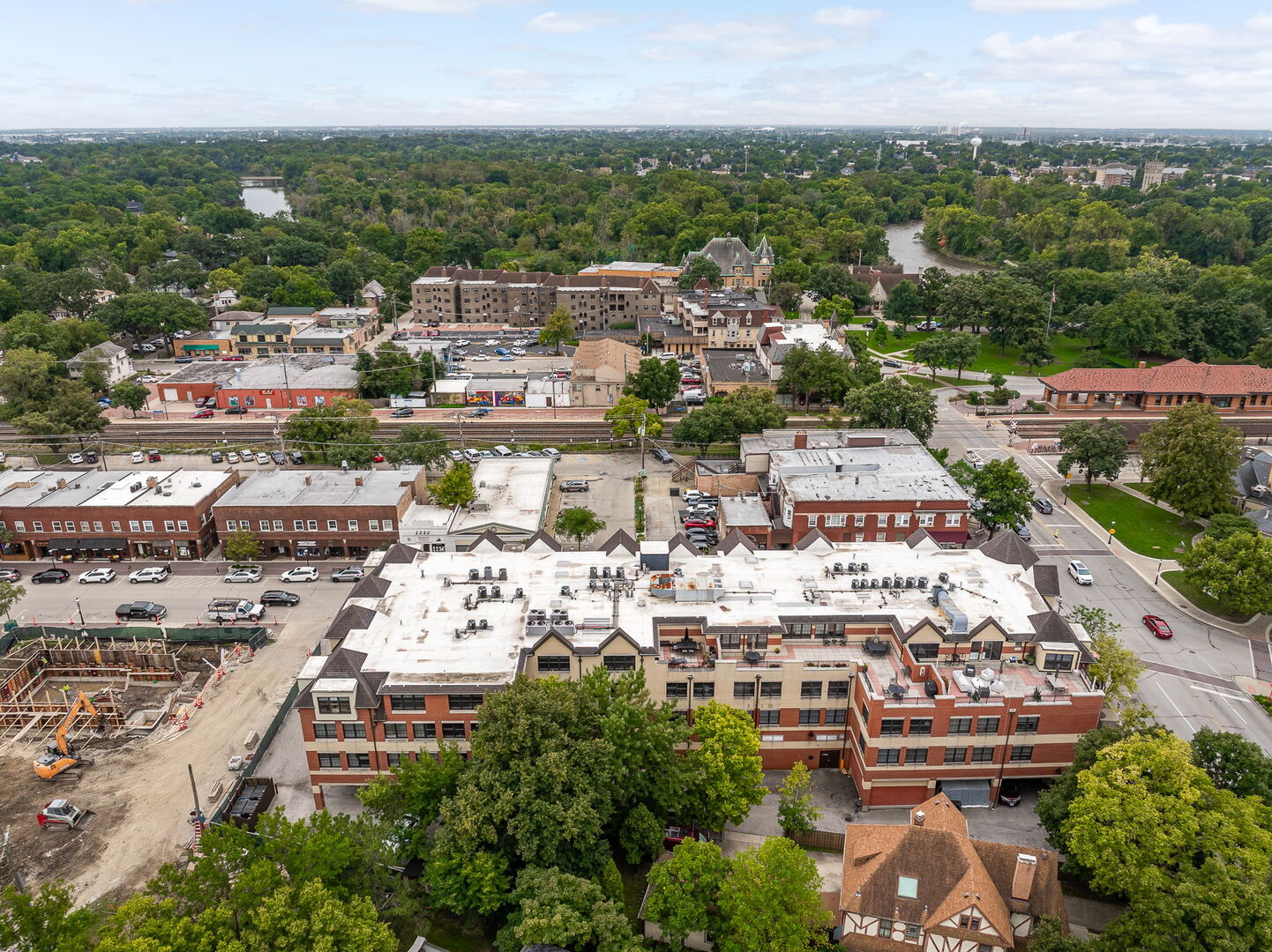 10 East Burlington Street, Unit 4B Riverside, IL 60546 - Photo 47 of 51 Gallery Image 47