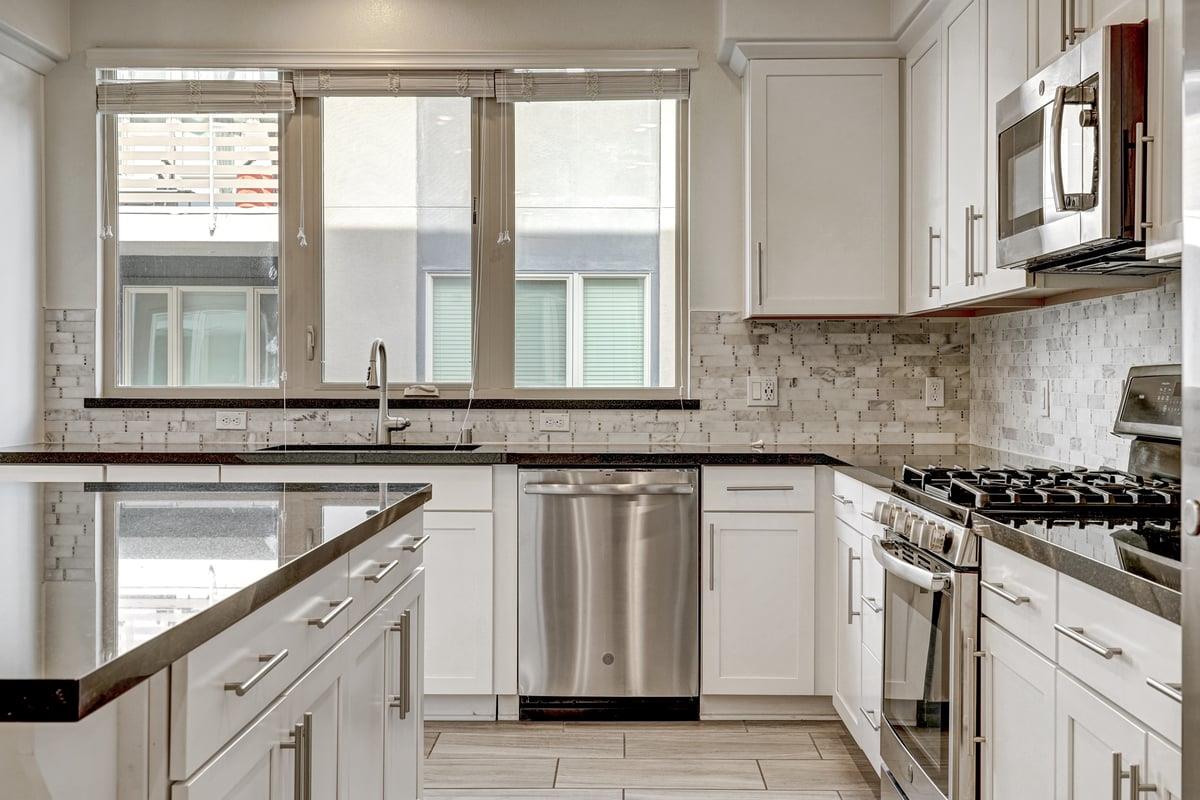 330 Riesling Avenue, Unit 21 Milpitas, CA 95035 - Photo 7 of 37