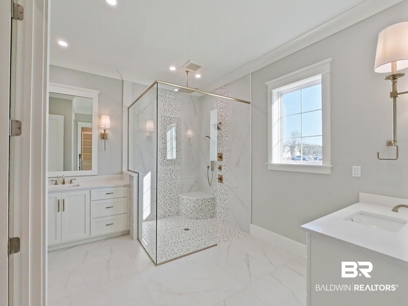 832 Inlet Circle Gulf Shores, AL 36542 - Photo 18 of 36 Primary Bath