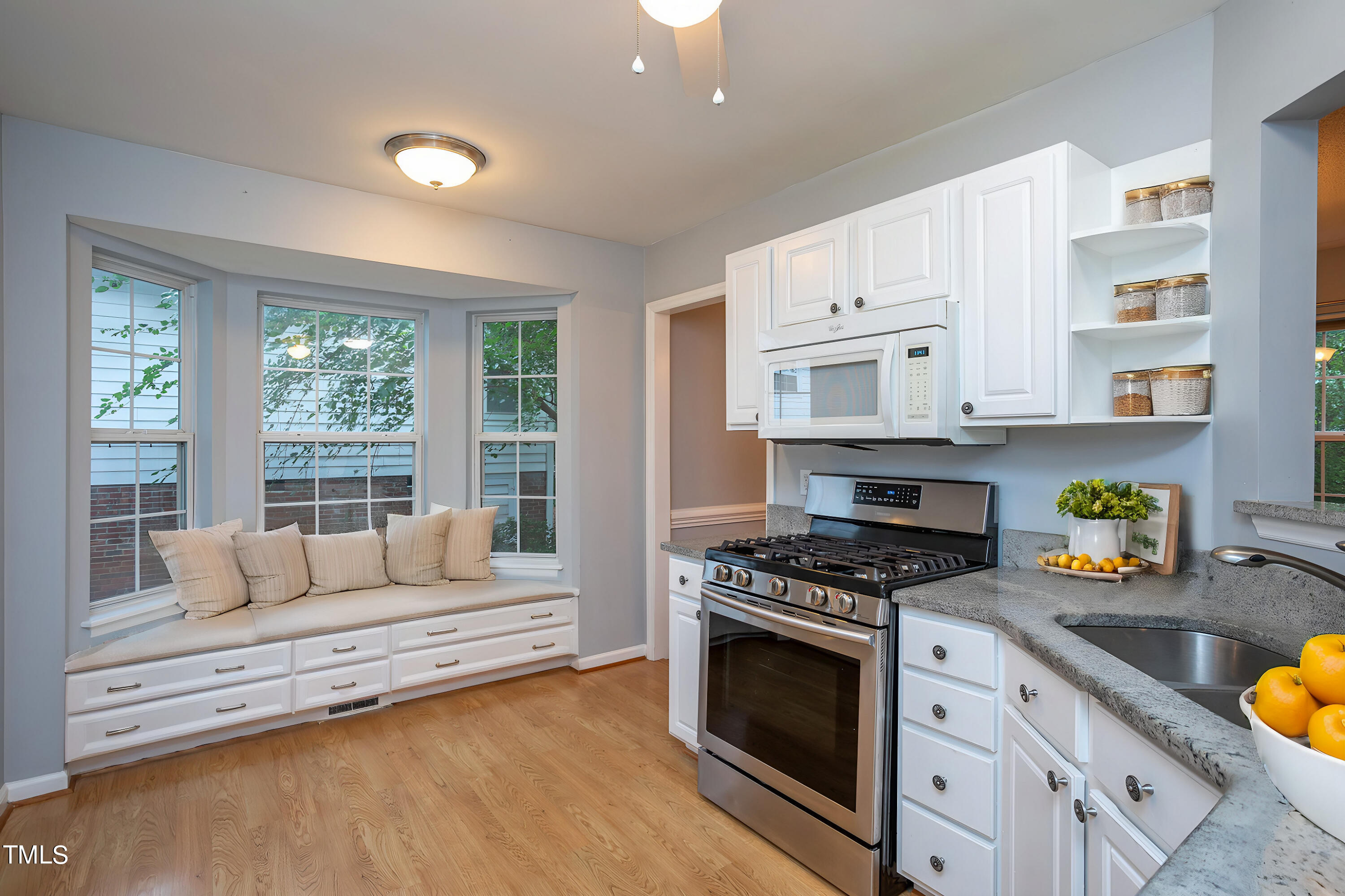 1221 Stoneferry Lane Raleigh, NC 27606 - Photo 8 of 36 Virtual Staging AI - reaves-1221-stonefe