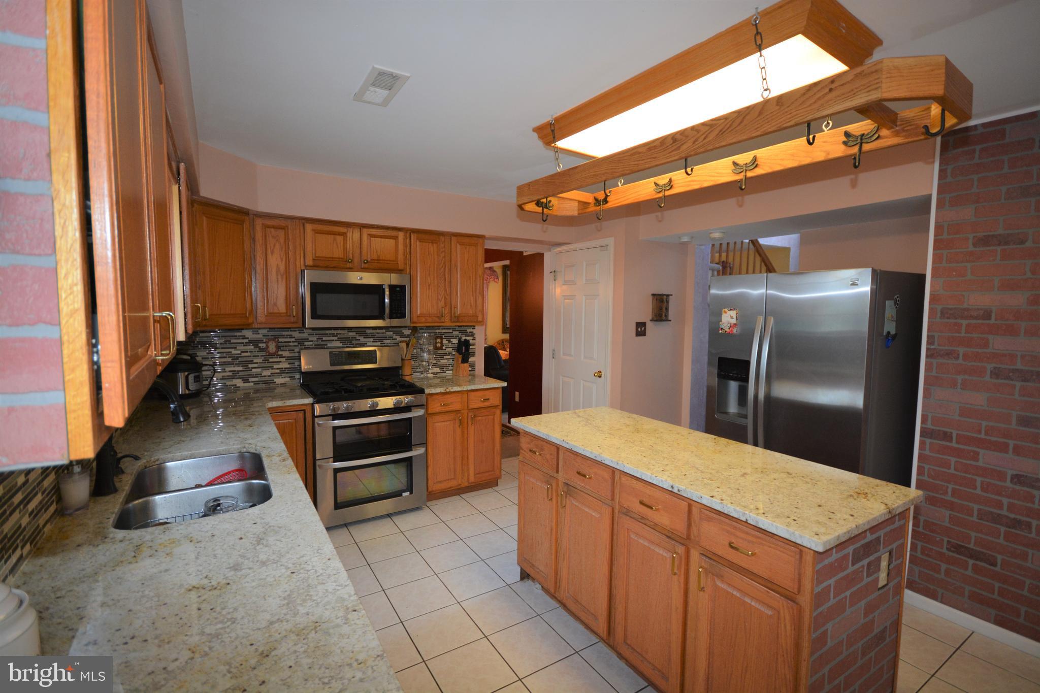 856 Frosty Hollow Road Langhorne, PA 19047 - Photo 12 of 49 Kitchen