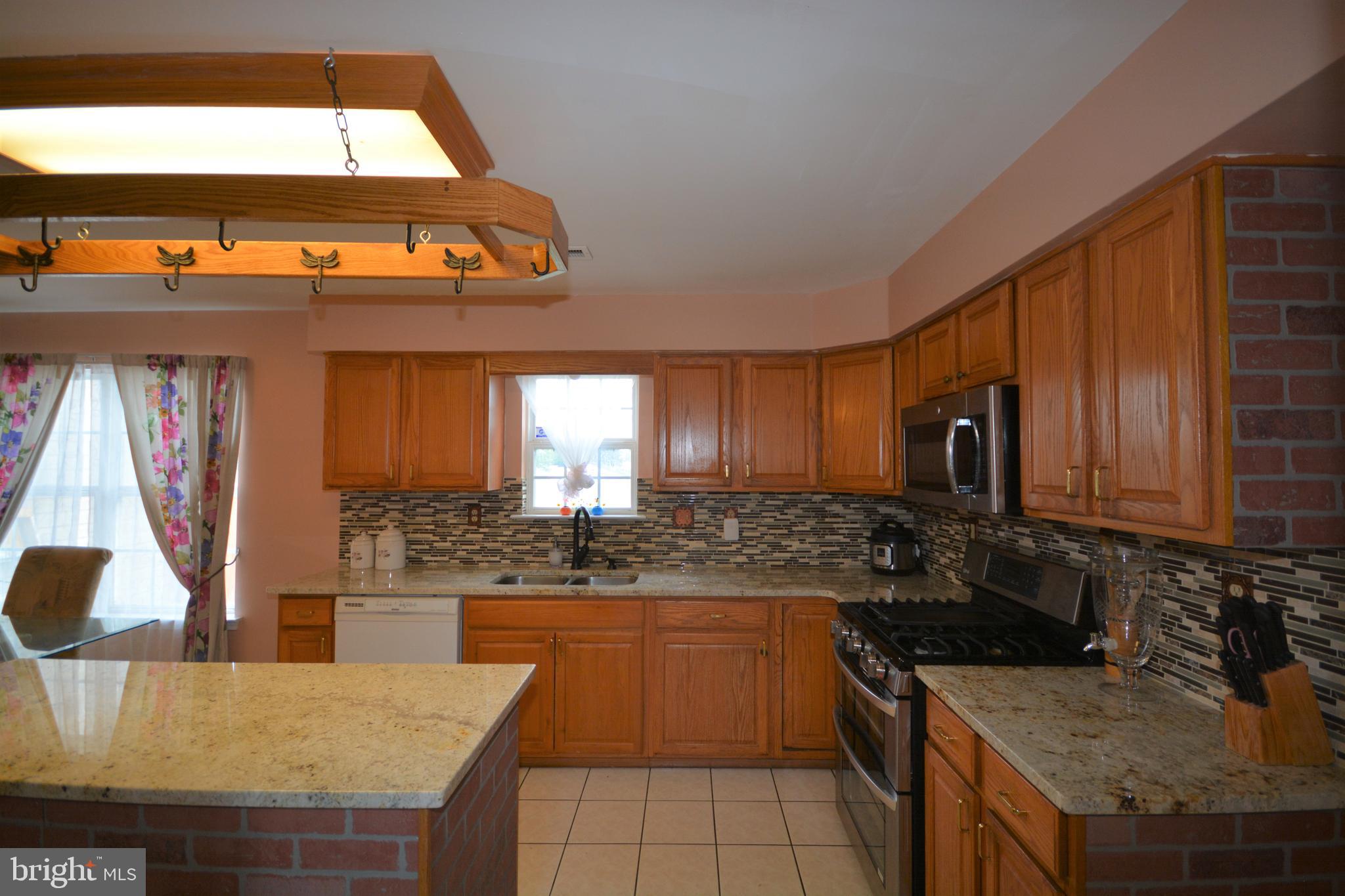856 Frosty Hollow Road Langhorne, PA 19047 - Photo 10 of 49 Kitchen