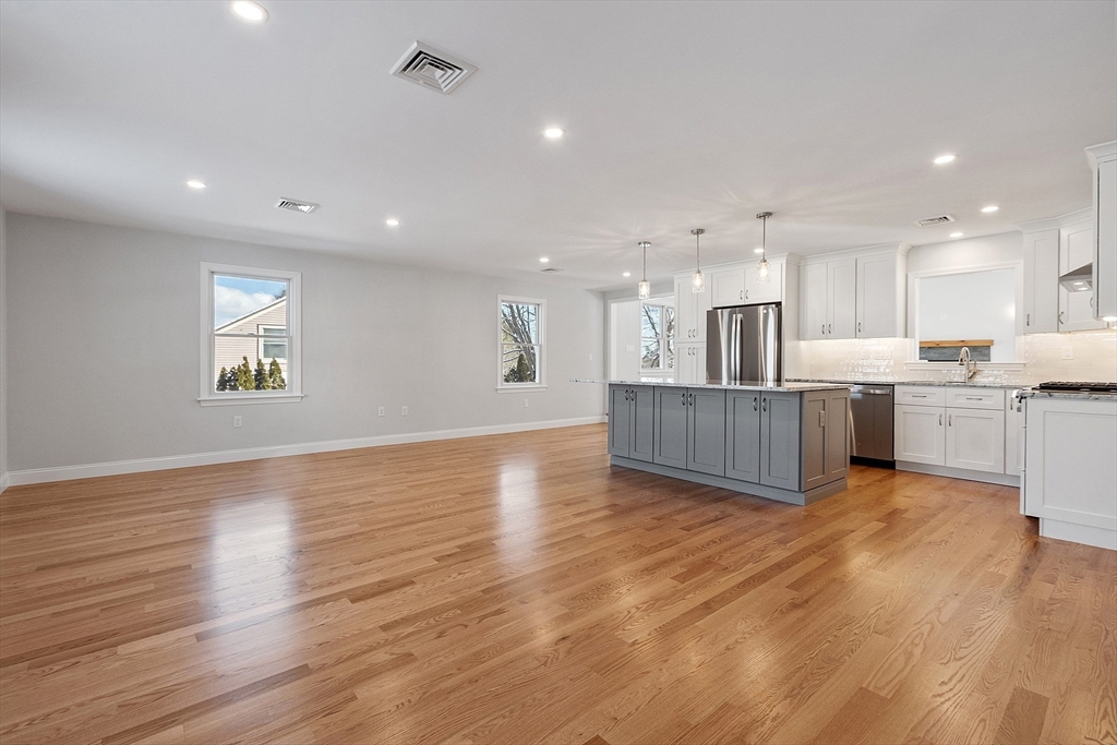 37 Montview Road Chelmsford, MA 01824 - Photo 8 of 42