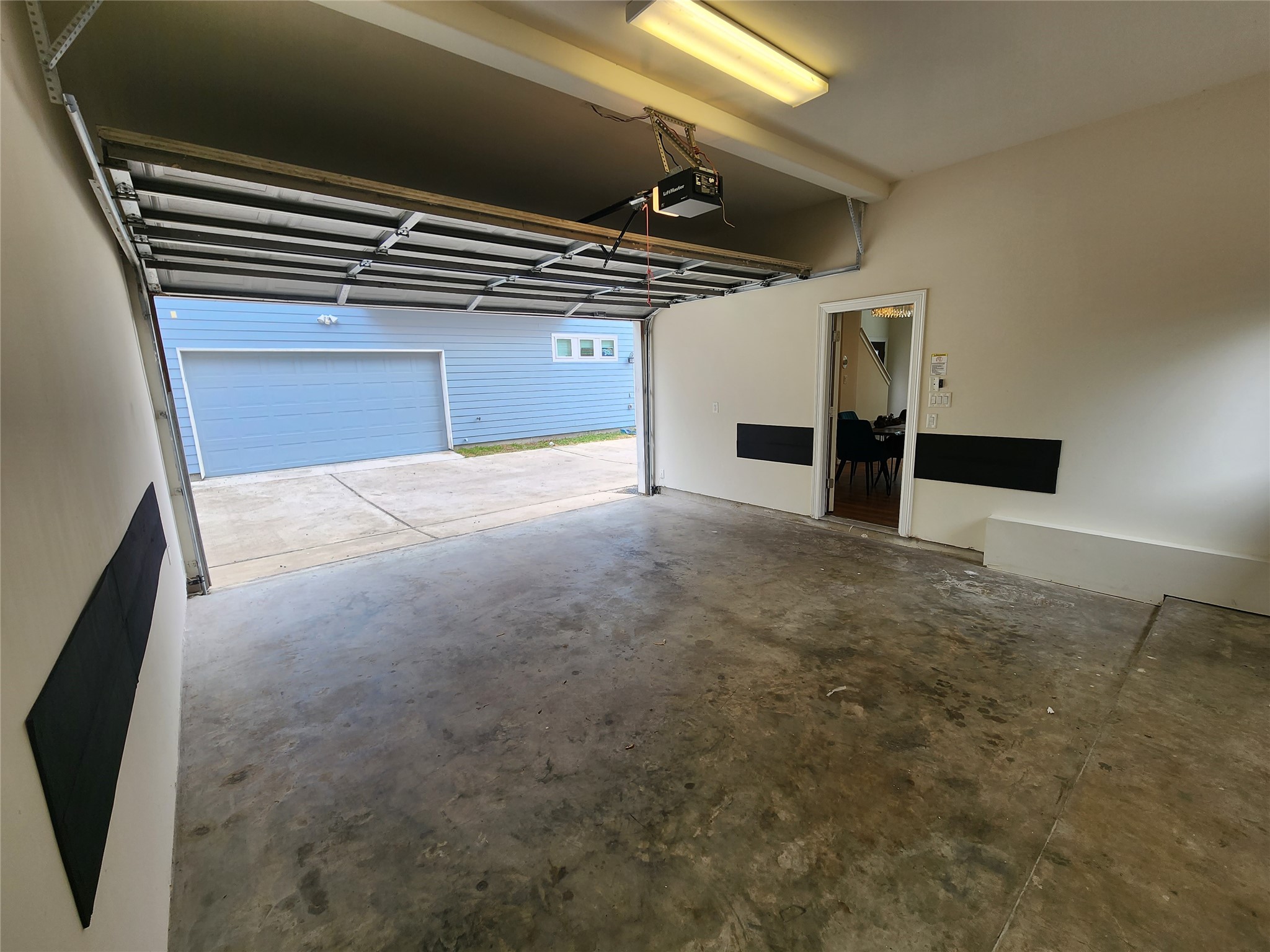 738 Link Road Houston, TX 77009 - Photo 20 of 20 2 Car Garage - 1st Level