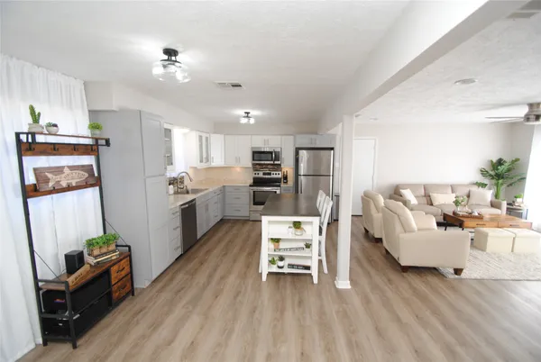 $499,900 | 59 Paradise Loop, Point Blank, TX 77364