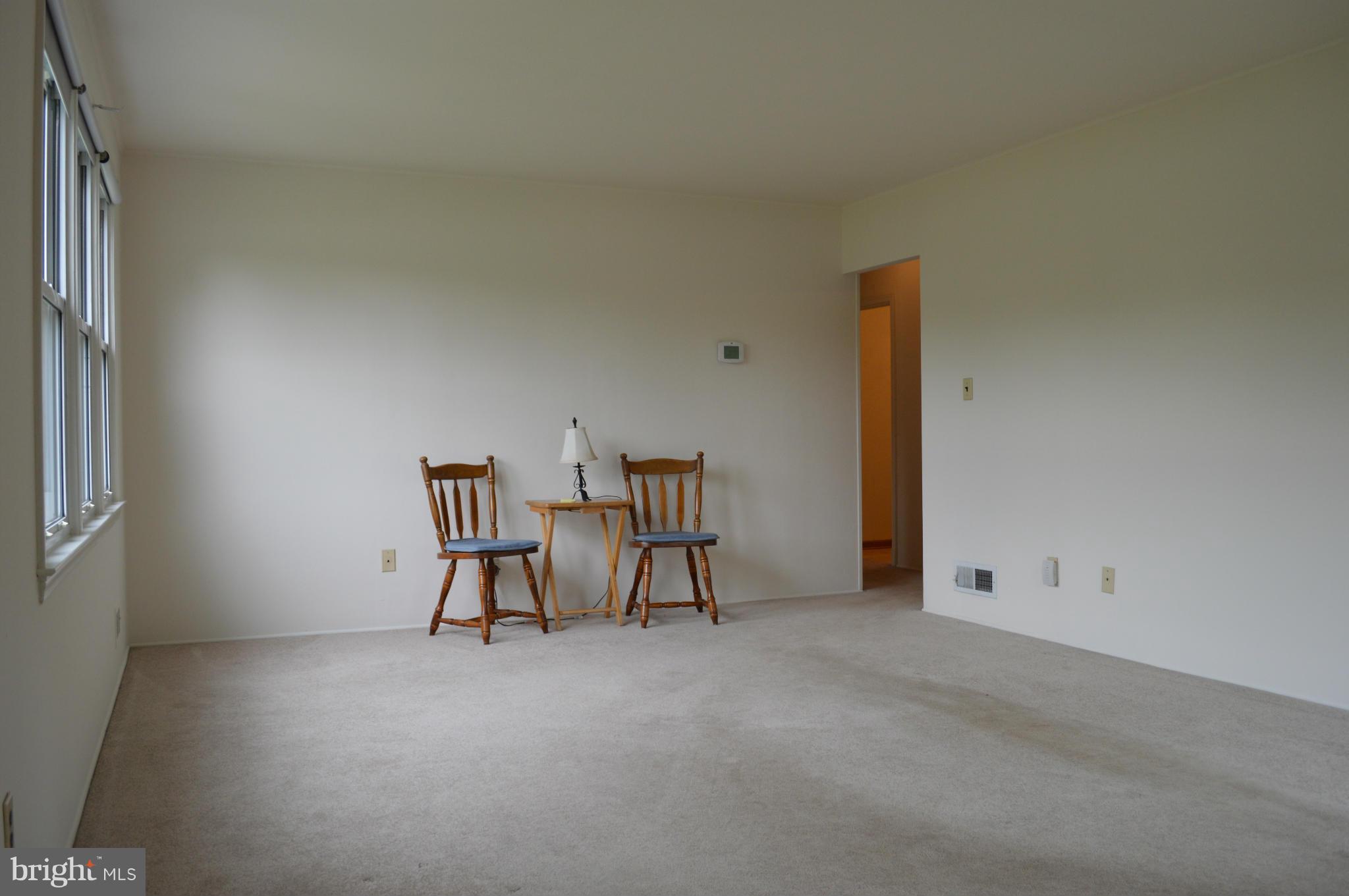 1613 Turkey Point Road Baltimore, MD 21221 - Photo 14 of 29 Living Room
