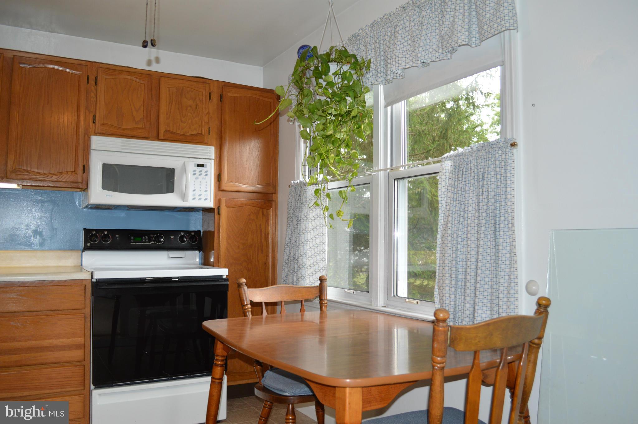 1613 Turkey Point Road Baltimore, MD 21221 - Photo 8 of 29 Kitchen