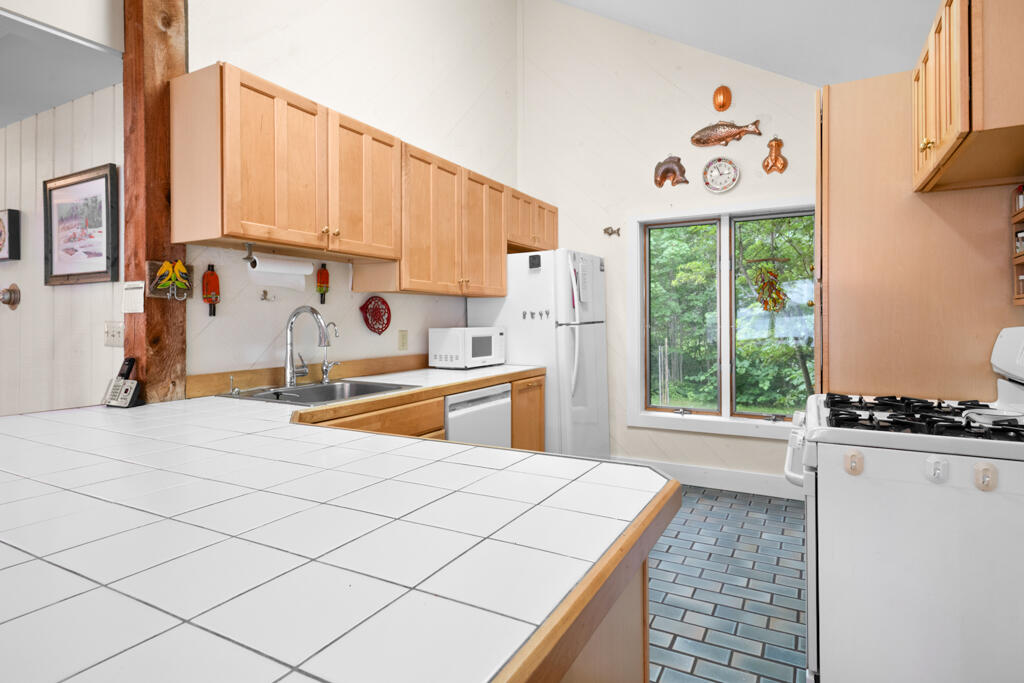 9 Broad Reach Road Chebeague Island, ME 04017 - Photo 14 of 45 DSC07183