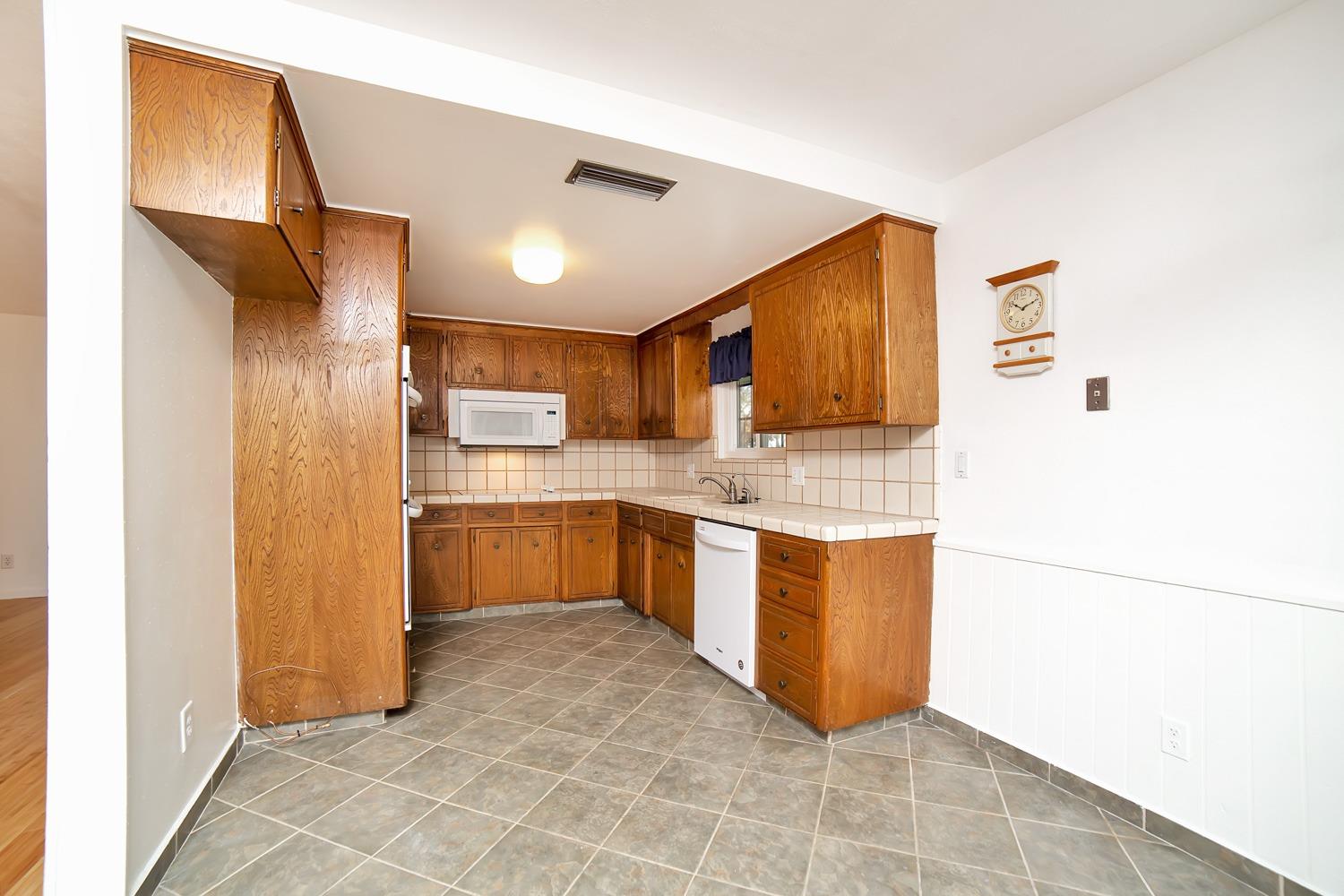 2205 Howard Road Madera, CA 93637 - Photo 11 of 41