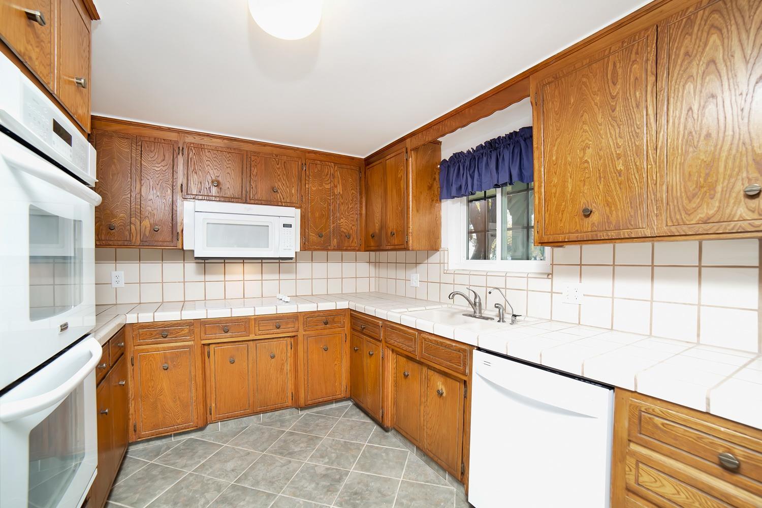 2205 Howard Road Madera, CA 93637 - Photo 12 of 41