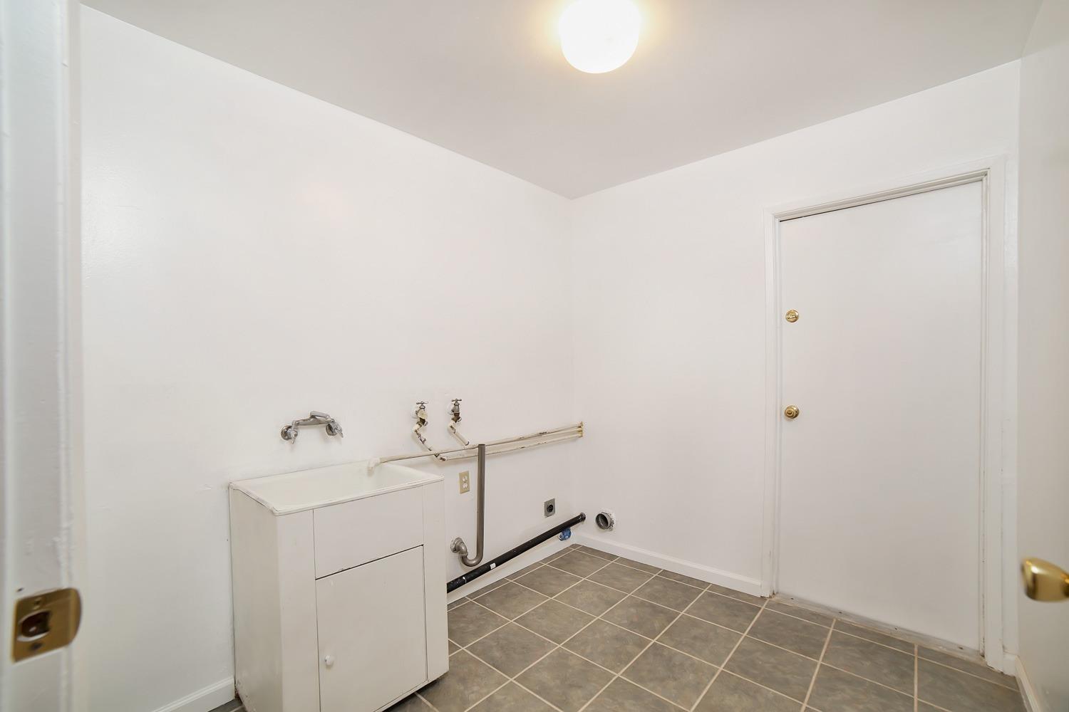 2205 Howard Road Madera, CA 93637 - Photo 10 of 41