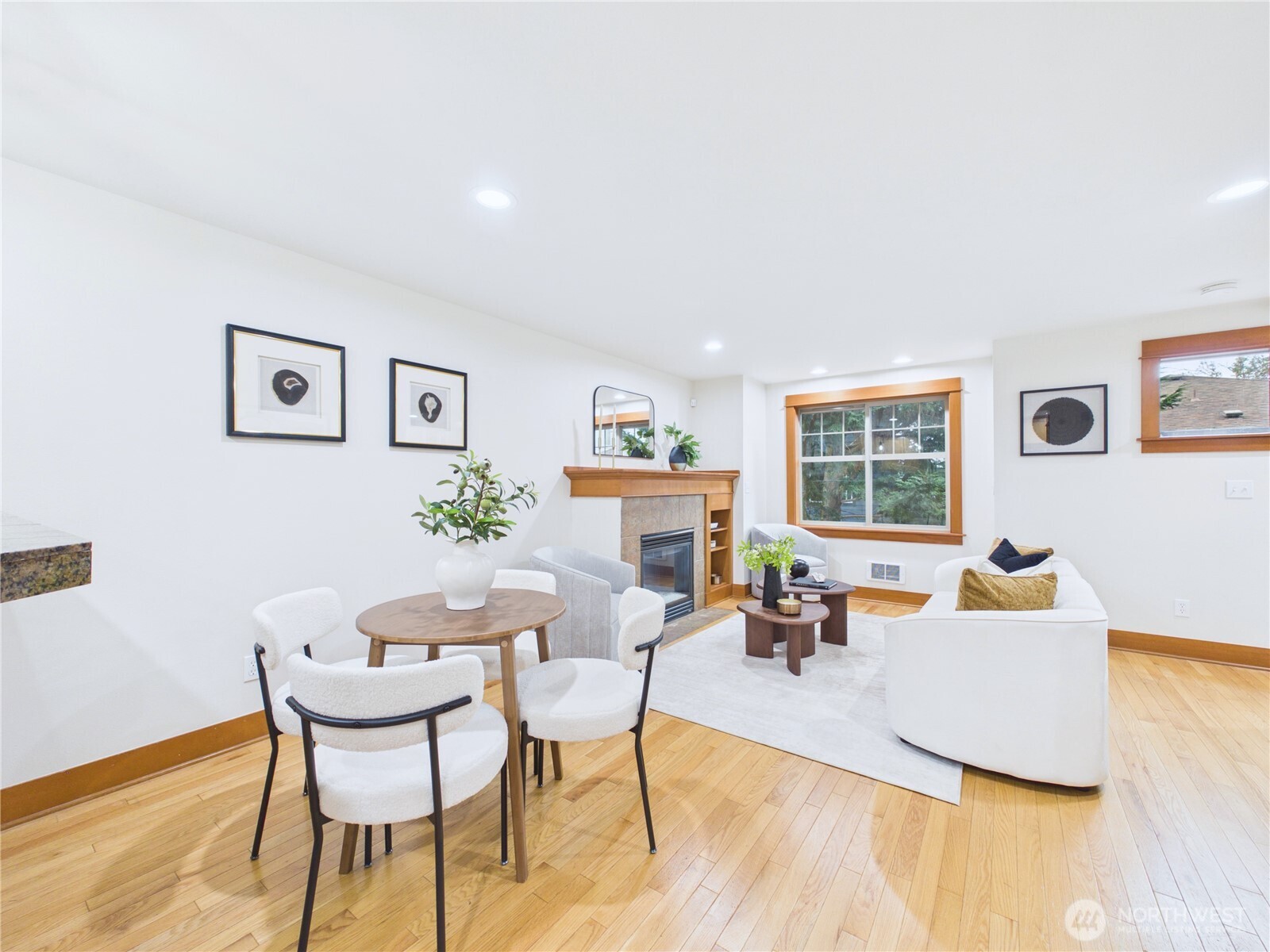 741 North 94th Street, Unit B Seattle, WA 98103 - Photo 15 of 32