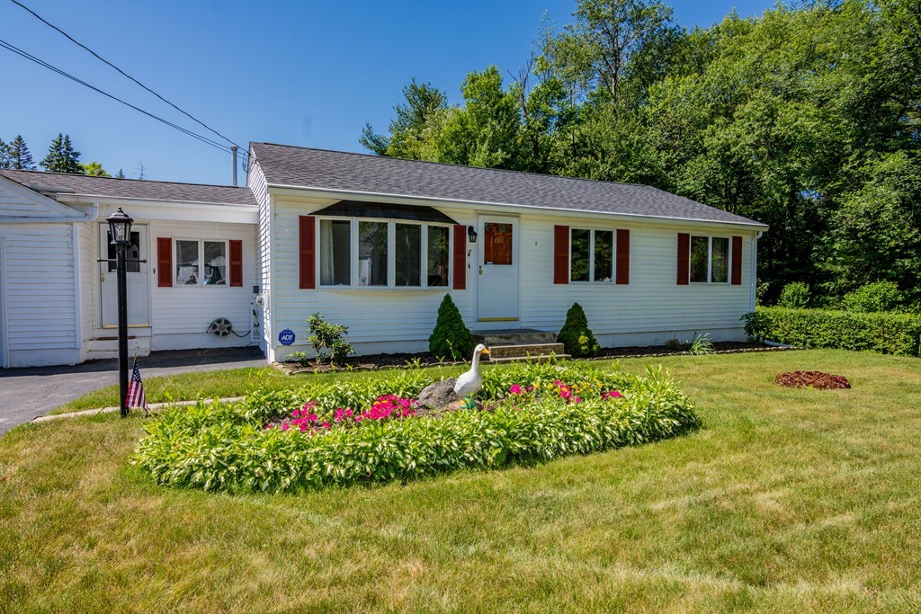2 Sharon Street Three Rivers, MA 01080 - Photo 3 of 23