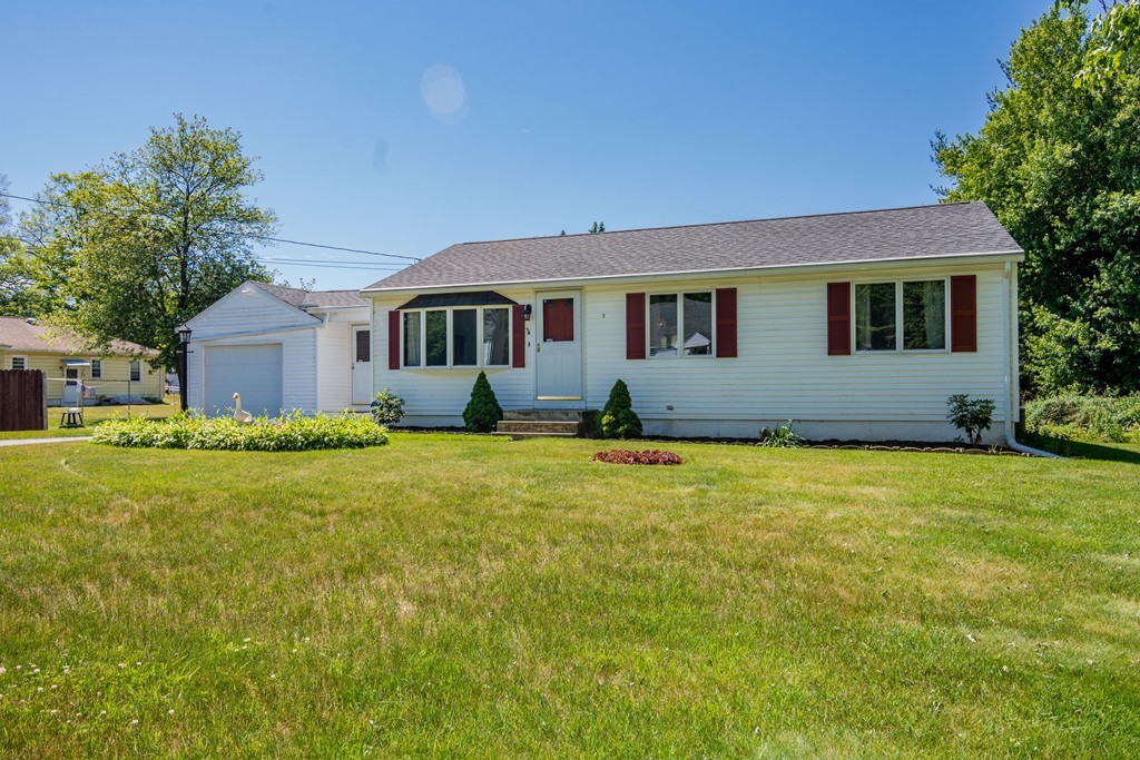 2 Sharon Street Three Rivers, MA 01080 - Photo 4 of 23