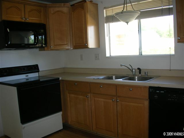 9460 Tomahawk Way Reno, NV 89506 - Photo 3 of 5 Photo 3