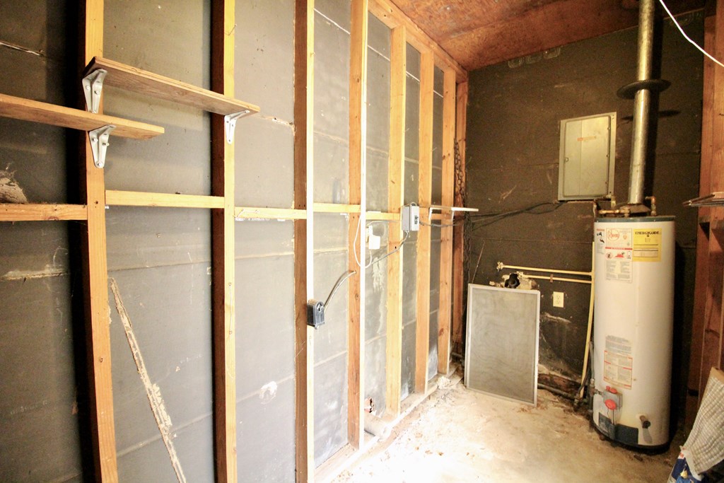 4428 Old Cusseta Road Columbus, GA 31903 - Photo 20 of 23 Laundry / Utility Closet