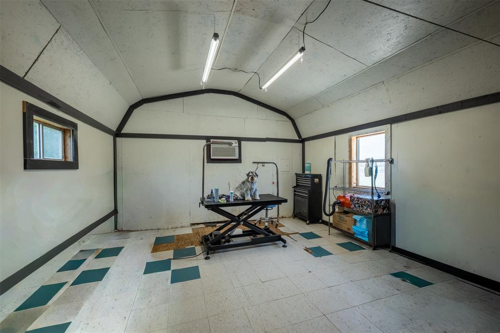 5327 Old Lorena Road Lorena, TX 76655 - Photo 26 of 34 Groom Room