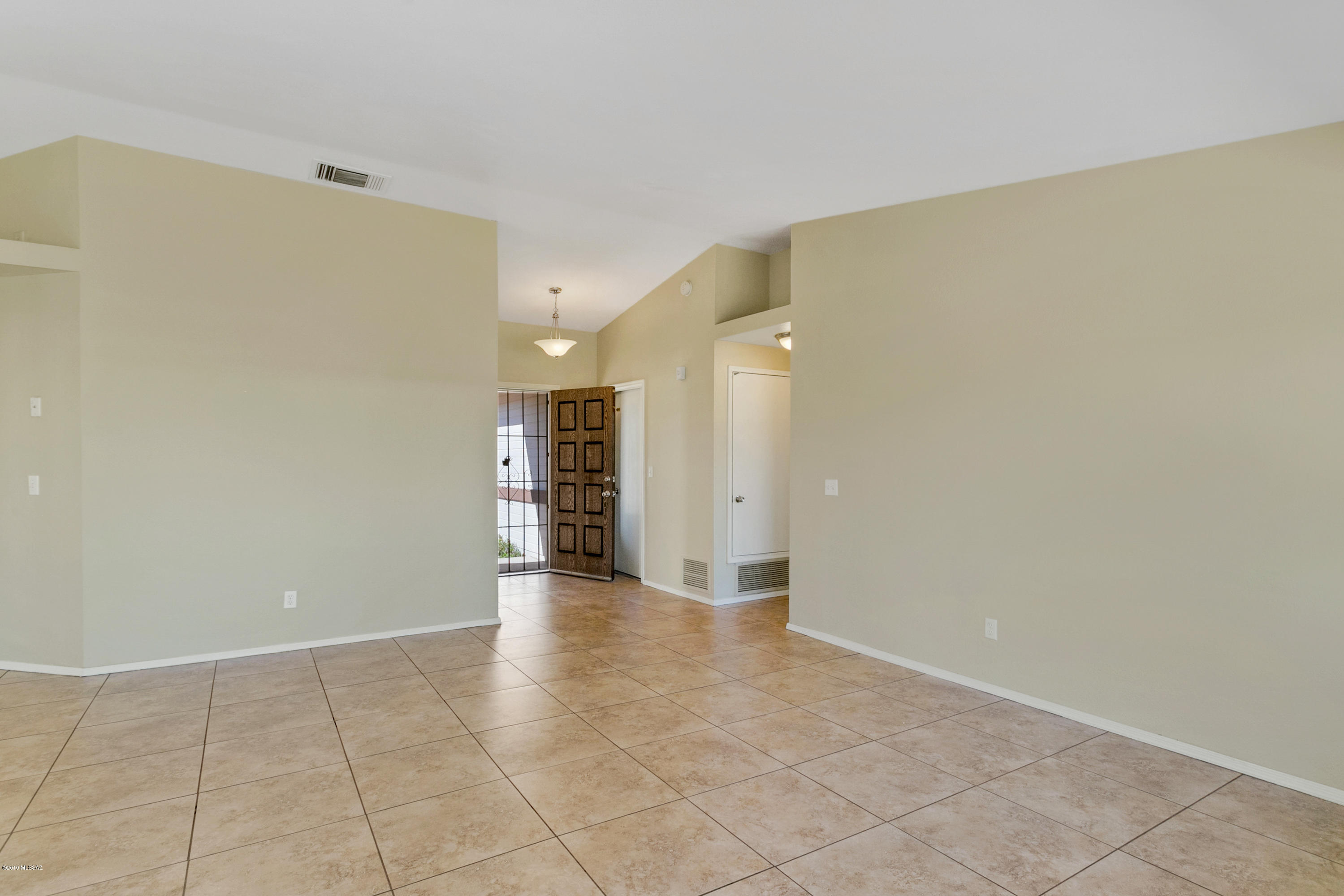 5750 North Ezybrook Road Tucson, AZ 85741 - Photo 11 of 24