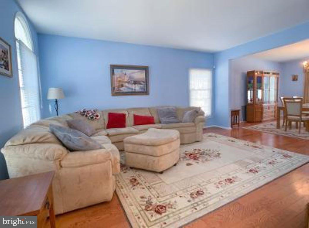 11 Wagon Road Lumberton, NJ 08048 - Photo 4 of 34 Living room