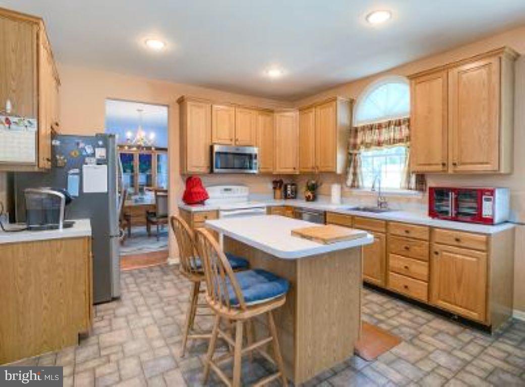 11 Wagon Road Lumberton, NJ 08048 - Photo 7 of 34 Kitchen island
