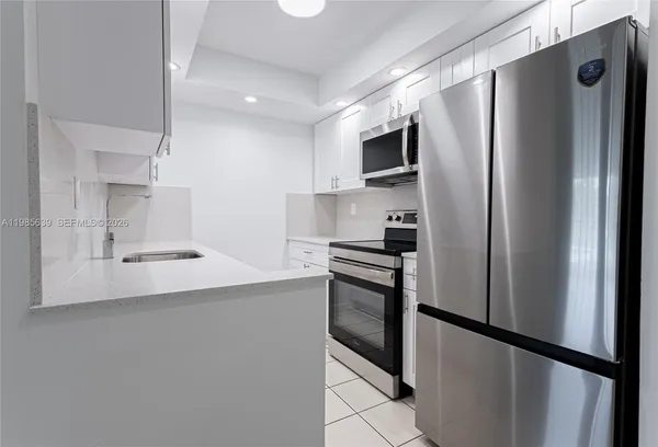 $1,800 | 9405 West Flagler Street, Unit D205, Miami, FL 33174