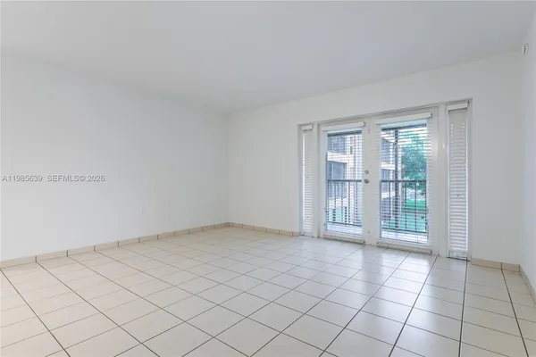 $1,800 | 9405 West Flagler Street, Unit D205, Miami, FL 33174